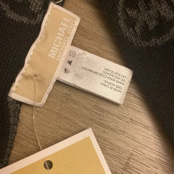NWT Michael Kors Black & Grey Scarf - Picture 3 of 8